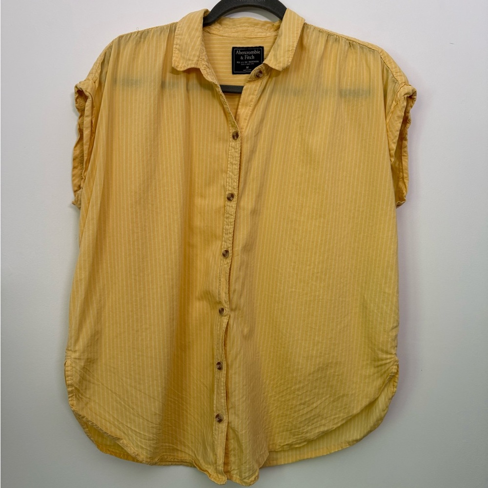 Abercrombie‎ & Fitch Gold Notched Collar Cap Sleeve Shirt